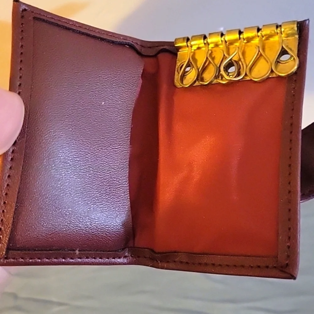 1981 Avon Burgundy Suede & Leather Keycase With Snap